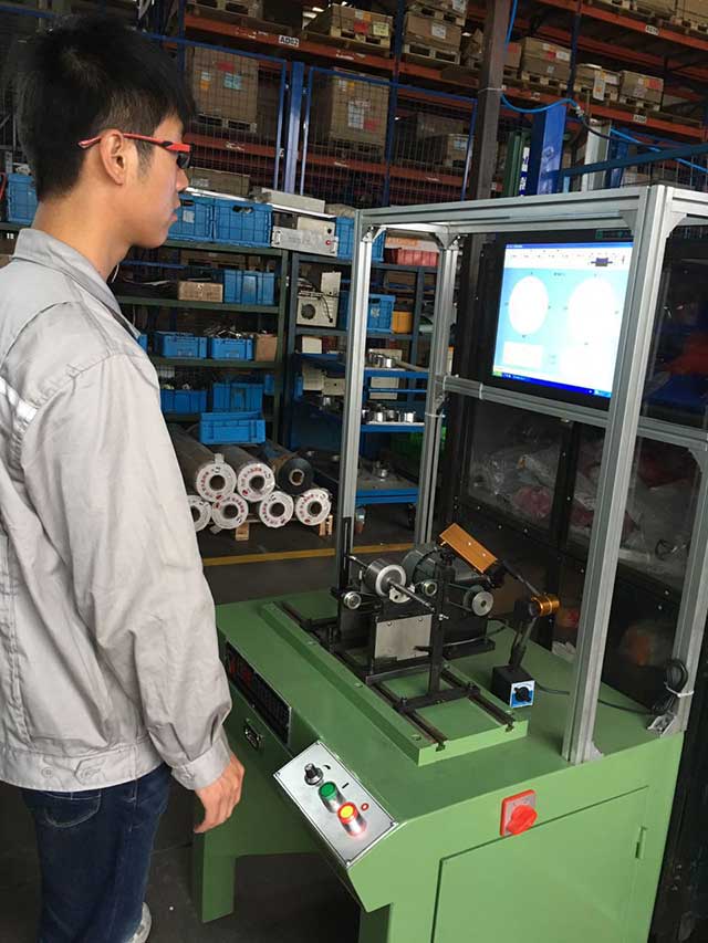 美的洗衣機(jī)電機(jī)轉(zhuǎn)子專用動(dòng)平衡機(jī)案例！