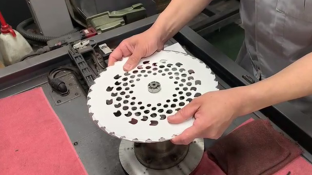 美國盤類專用動平衡機案例！